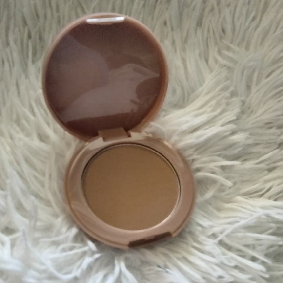 🆕🎉Host Pick 🎉🆕️Hanalei Beauty Company Matte Bronzer - Picture 13 of 16